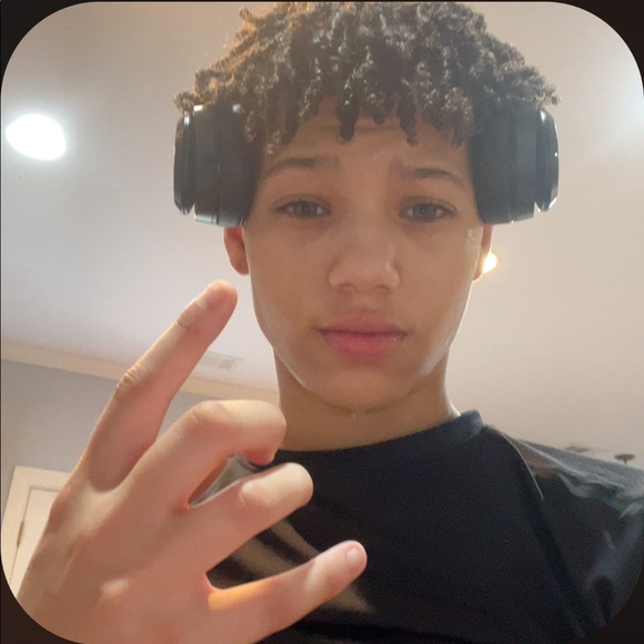 jaliyah_sells
